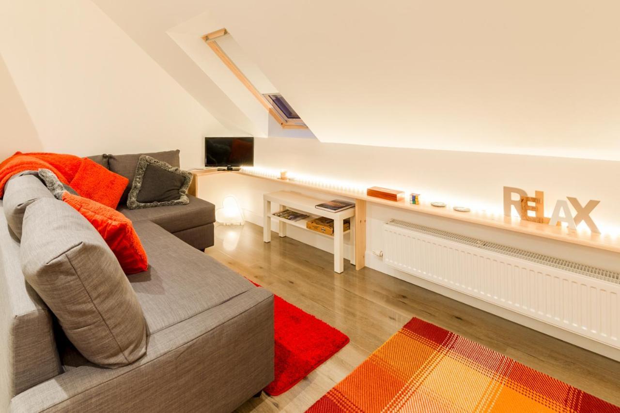 Allt Mor Rentals - Chalet With Hot Tub, And Studio Apartment No Hot Tub Roybridge Bagian luar foto