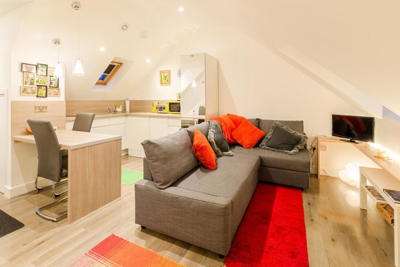 Allt Mor Rentals - Chalet With Hot Tub, And Studio Apartment No Hot Tub Roybridge Bagian luar foto
